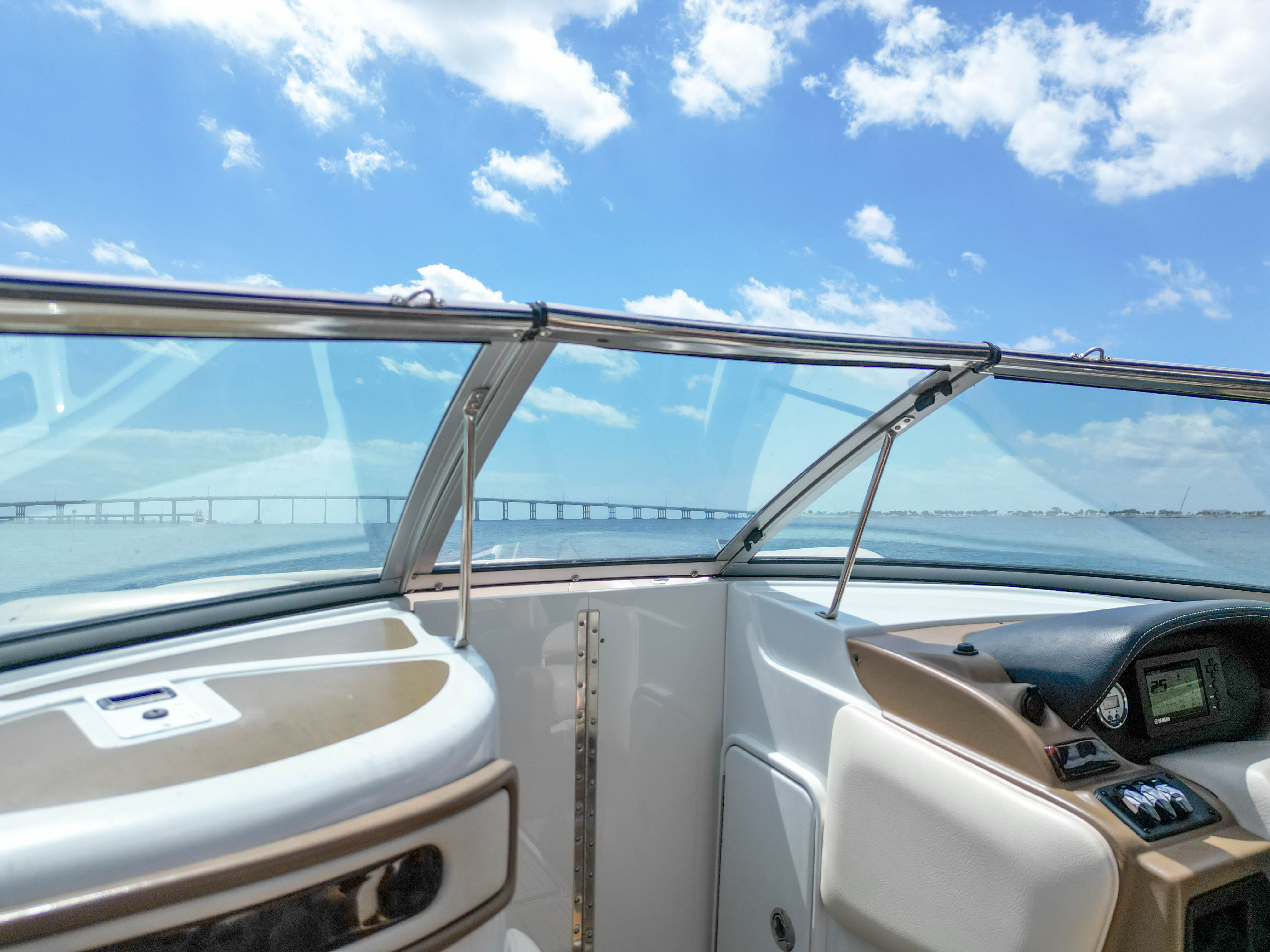 26' Crownline Glory Daze — photo 11