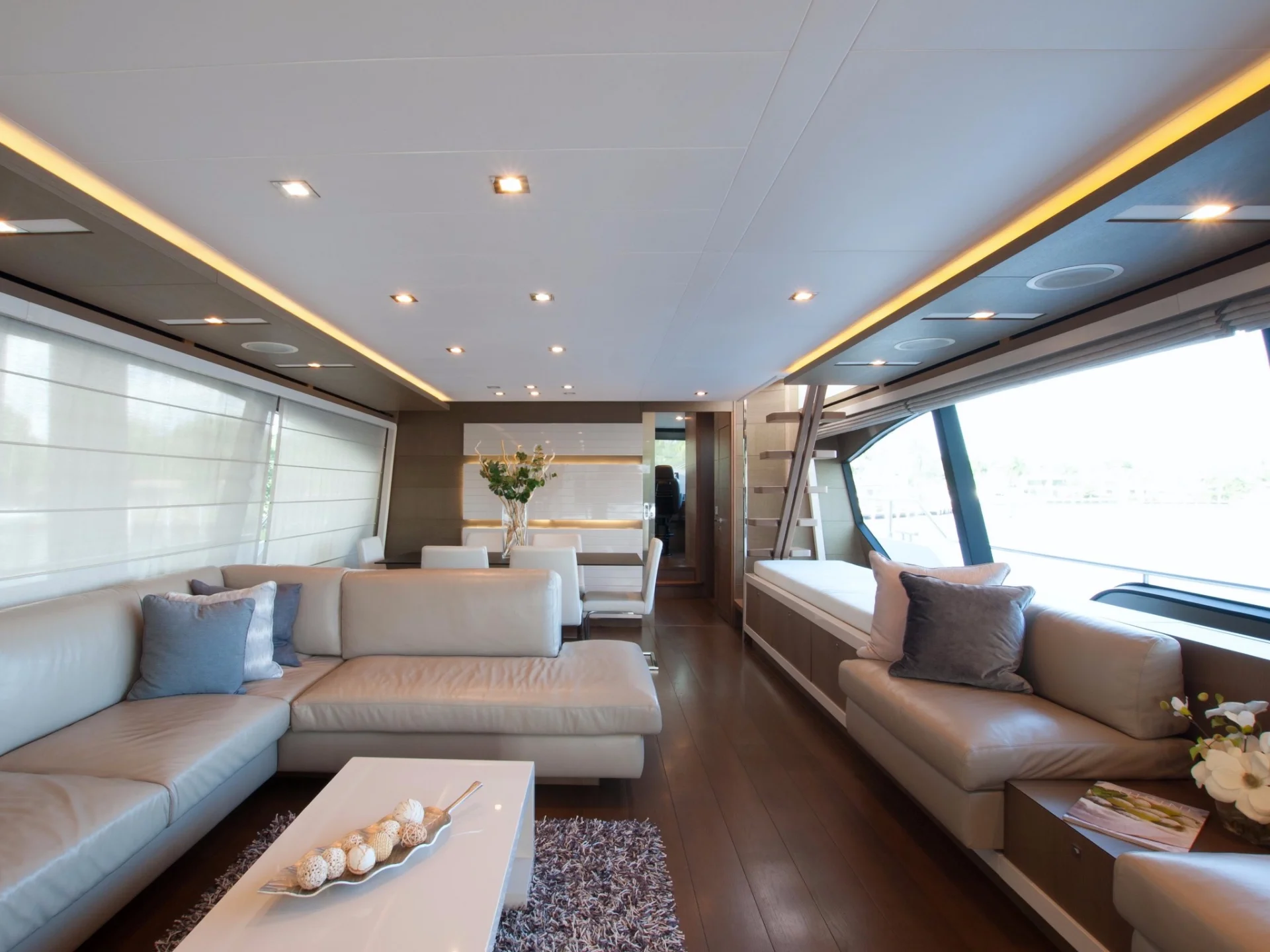 87' Ferretti – Top Shelf — photo 14