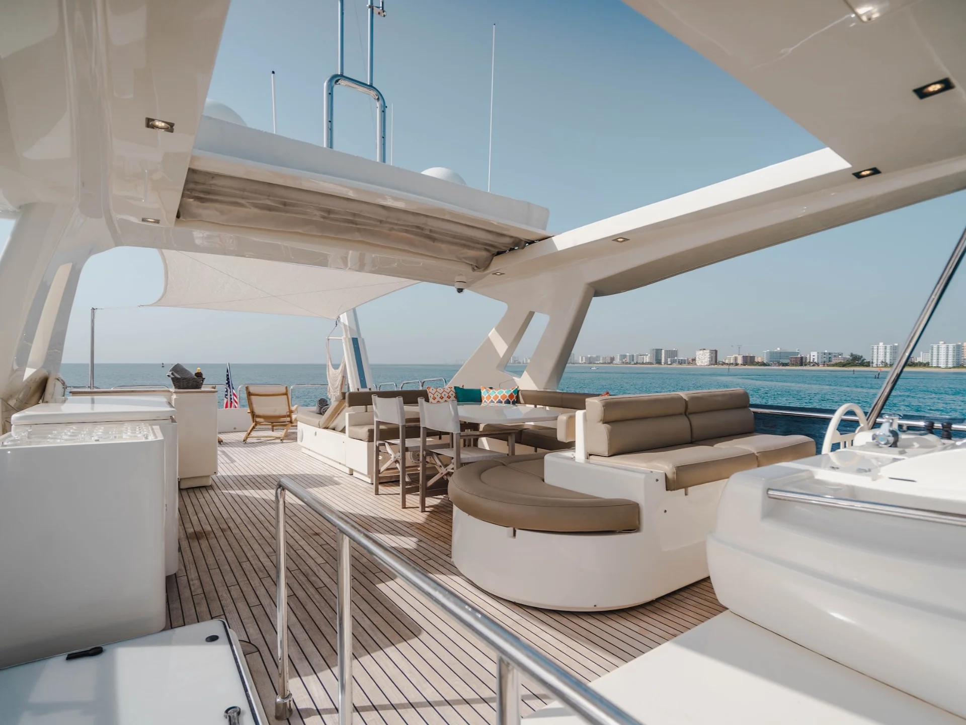 87' Ferretti – Top Shelf — photo 8