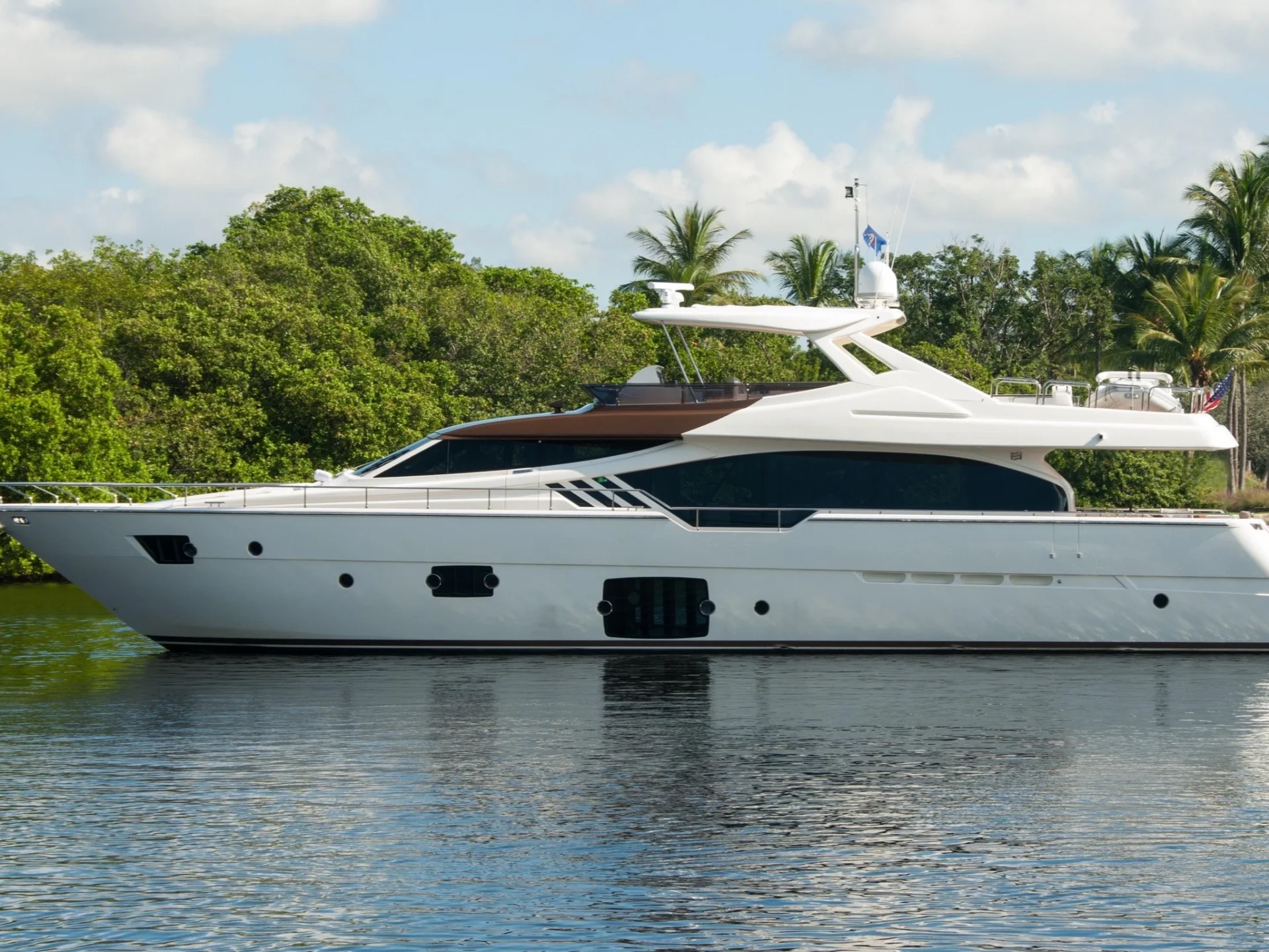 87' Ferretti – Top Shelf — photo 11
