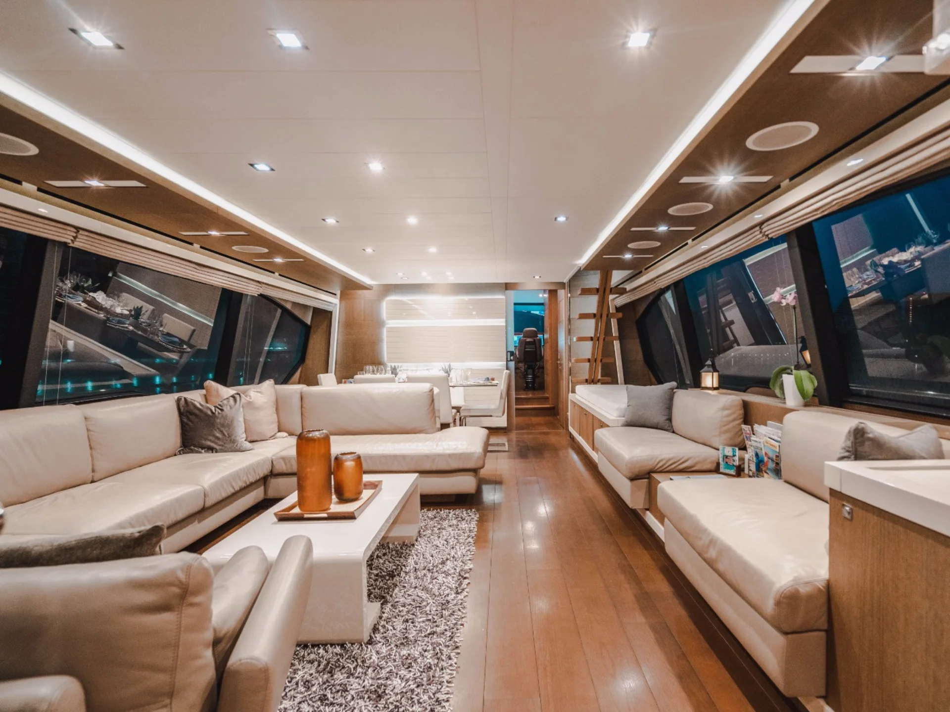 87' Ferretti – Top Shelf — photo 12