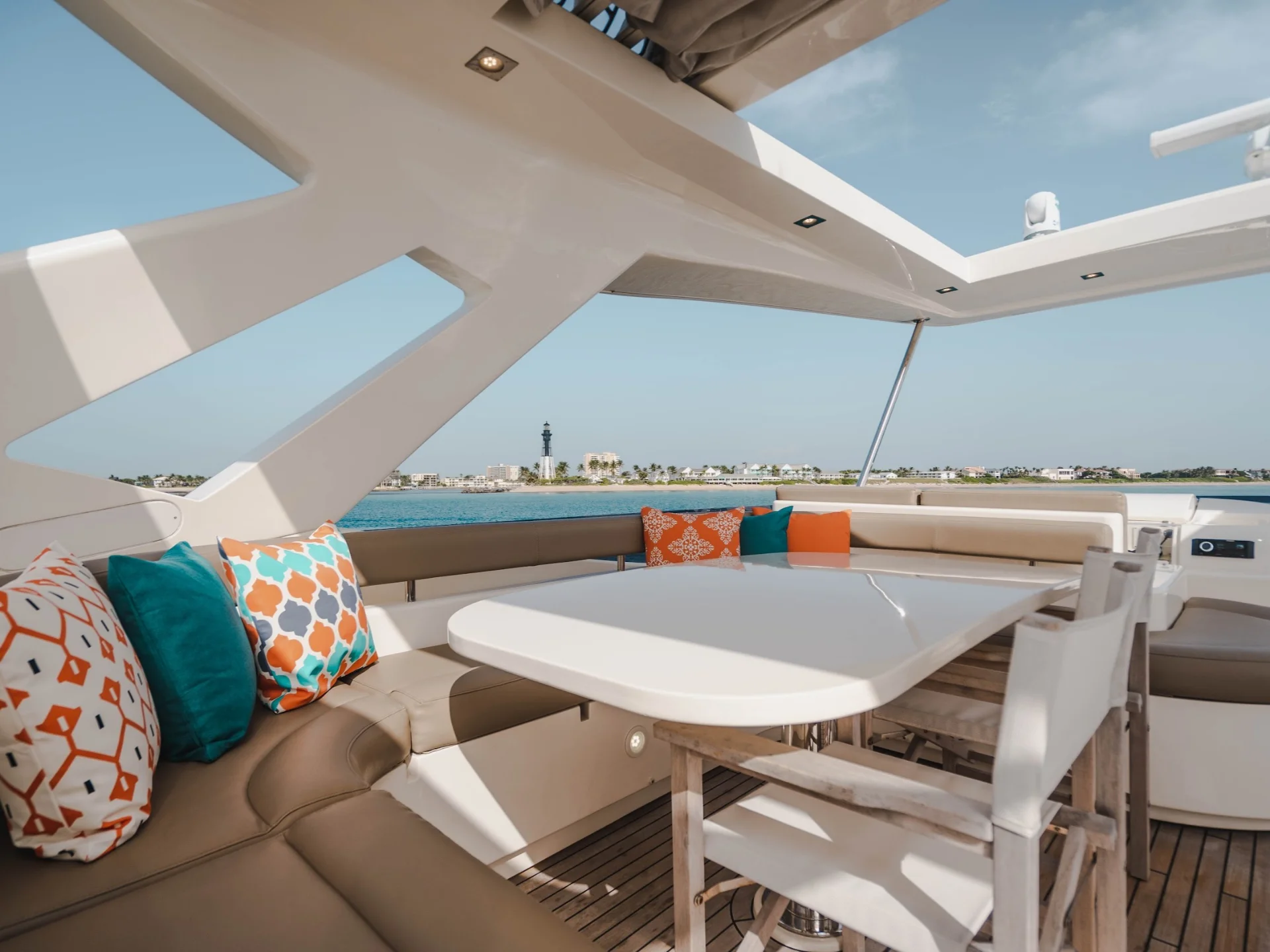 87' Ferretti – Top Shelf — photo 10