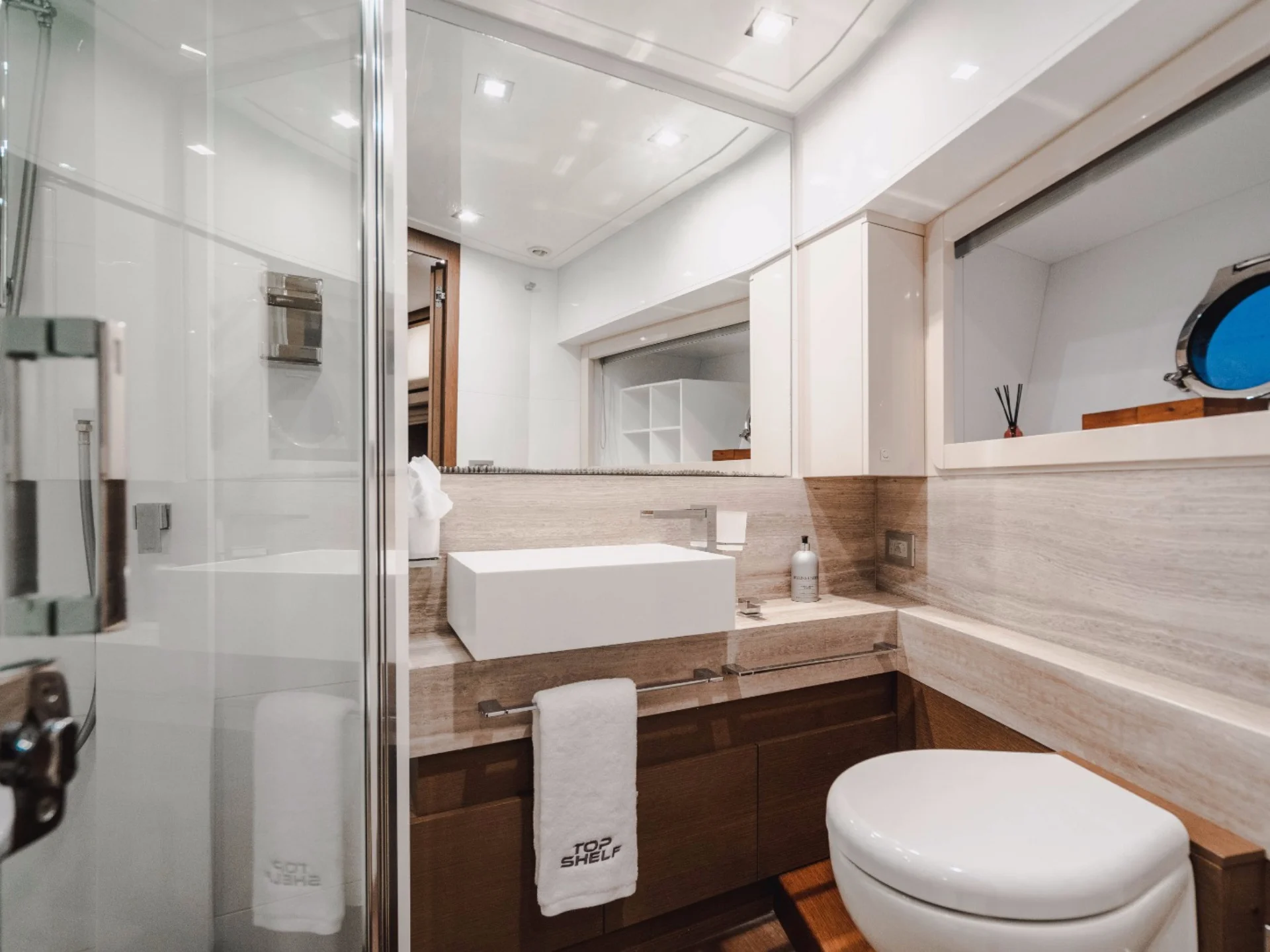 87' Ferretti – Top Shelf — photo 5