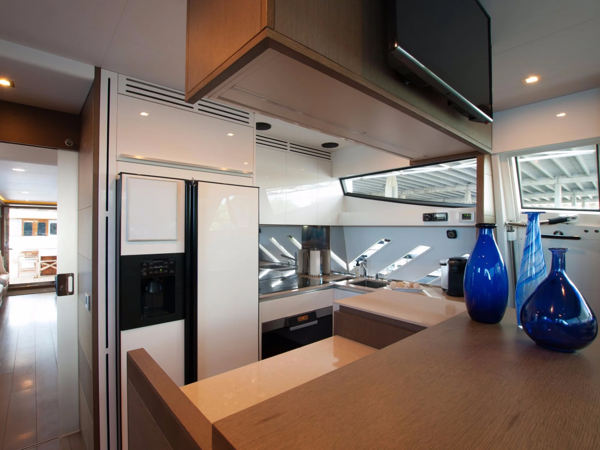 87' Ferretti – Top Shelf — photo 6