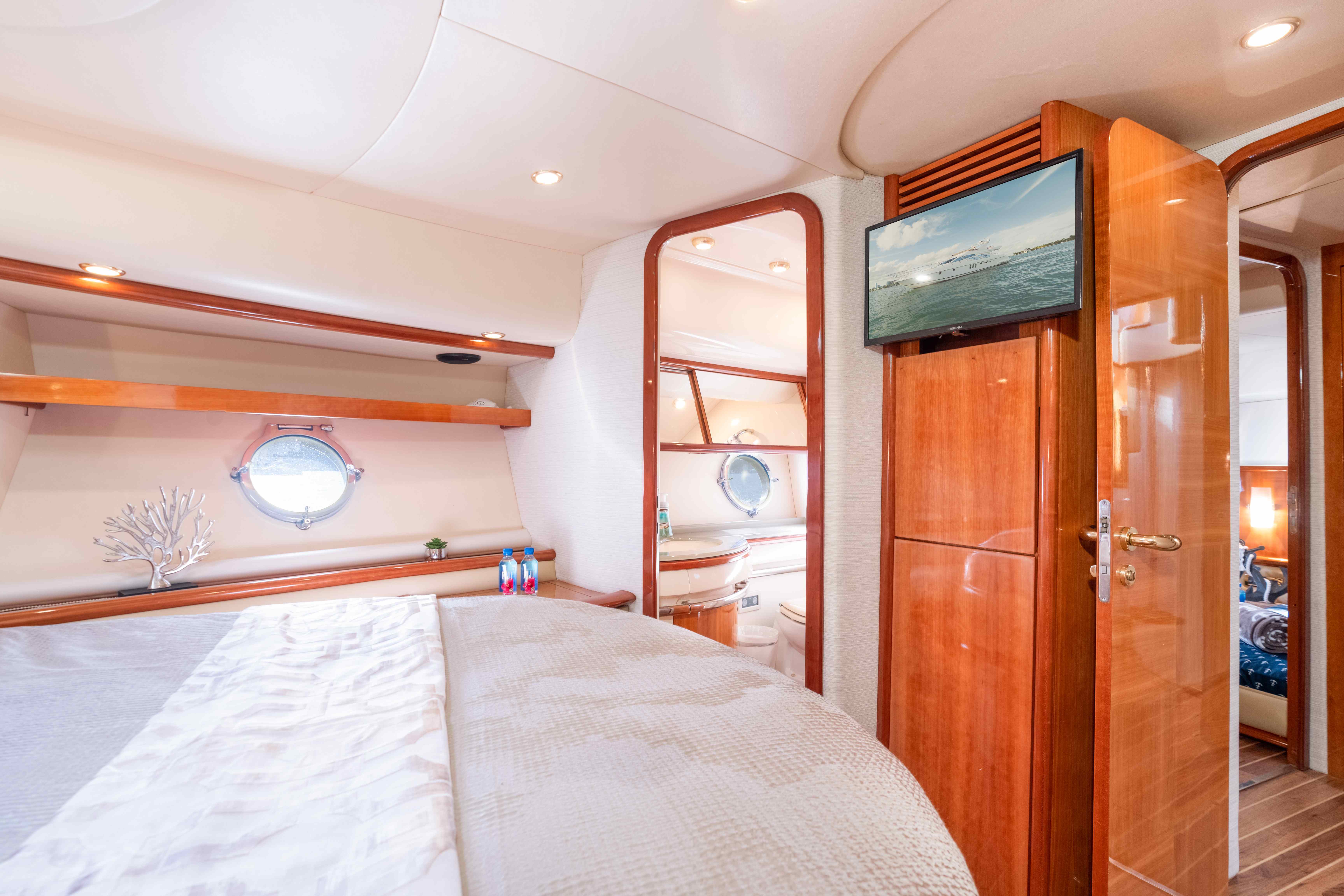 65' Azimut Allegra — photo 13