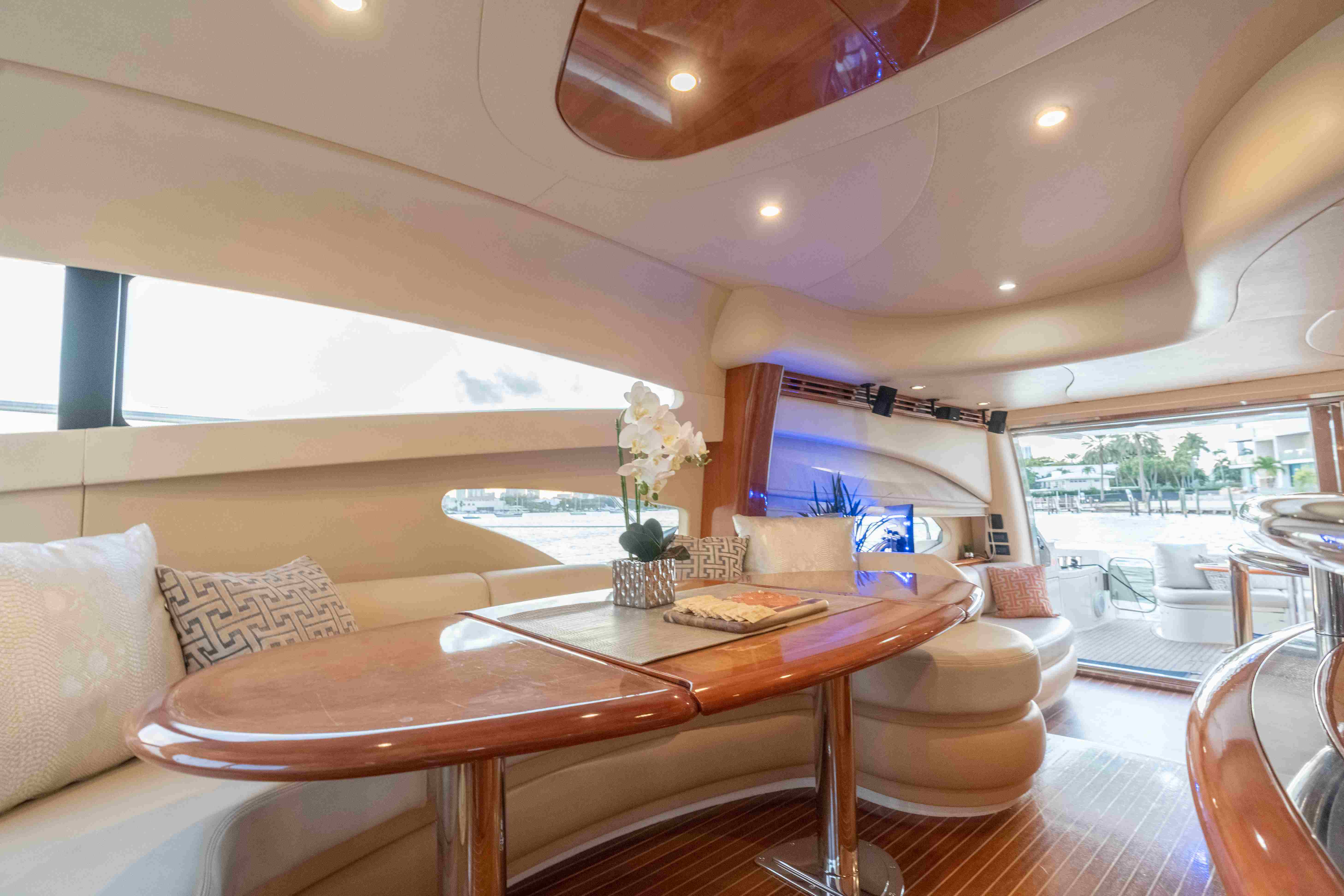 65' Azimut Allegra — photo 17
