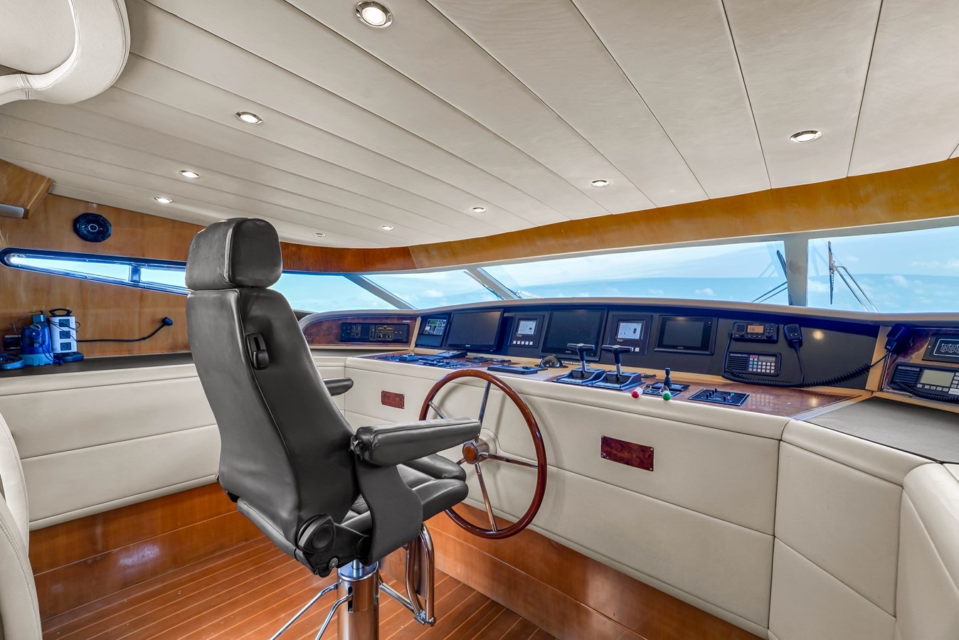 110' Maiora Stamos Bien — photo 3