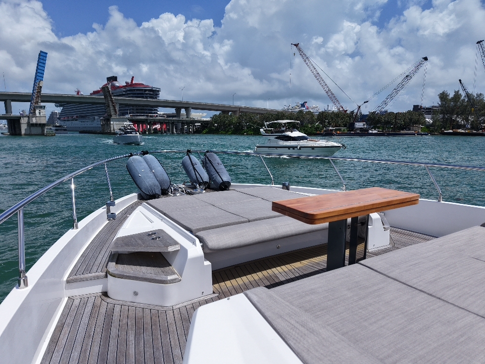2024 Ferretti 80' Silver Moon — photo 5
