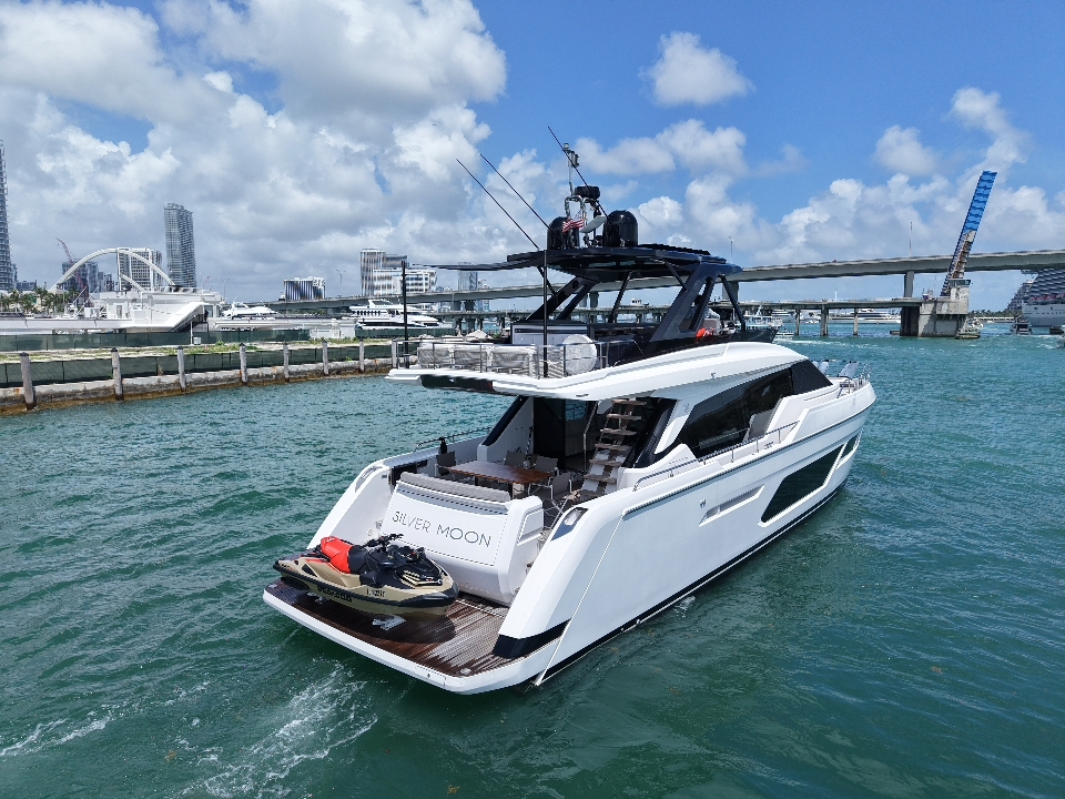 2024 Ferretti 80' Silver Moon — photo 1