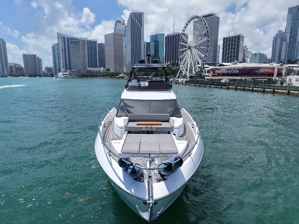 2024 Ferretti 80' Silver Moon — photo 2