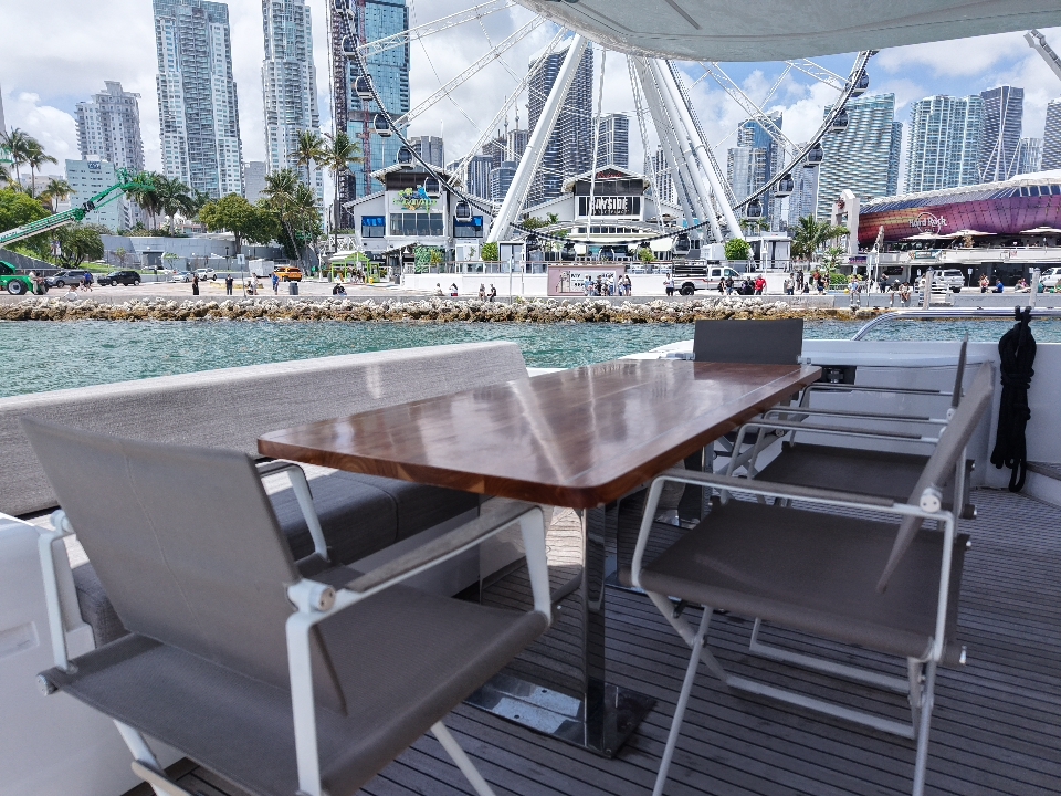 2024 Ferretti 80' Silver Moon — photo 9