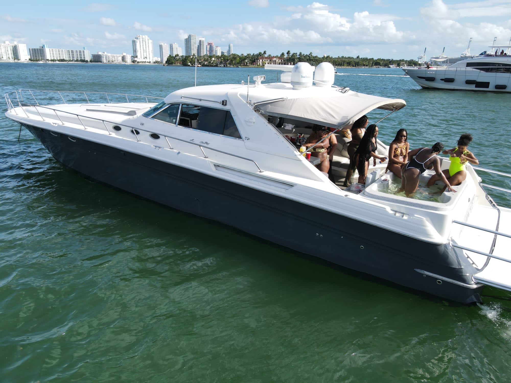 70' Sea Ray Outrage — photo 4