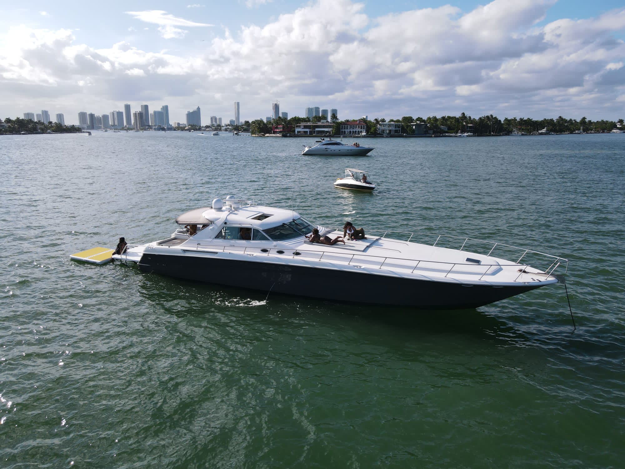 70' Sea Ray Outrage — photo 1