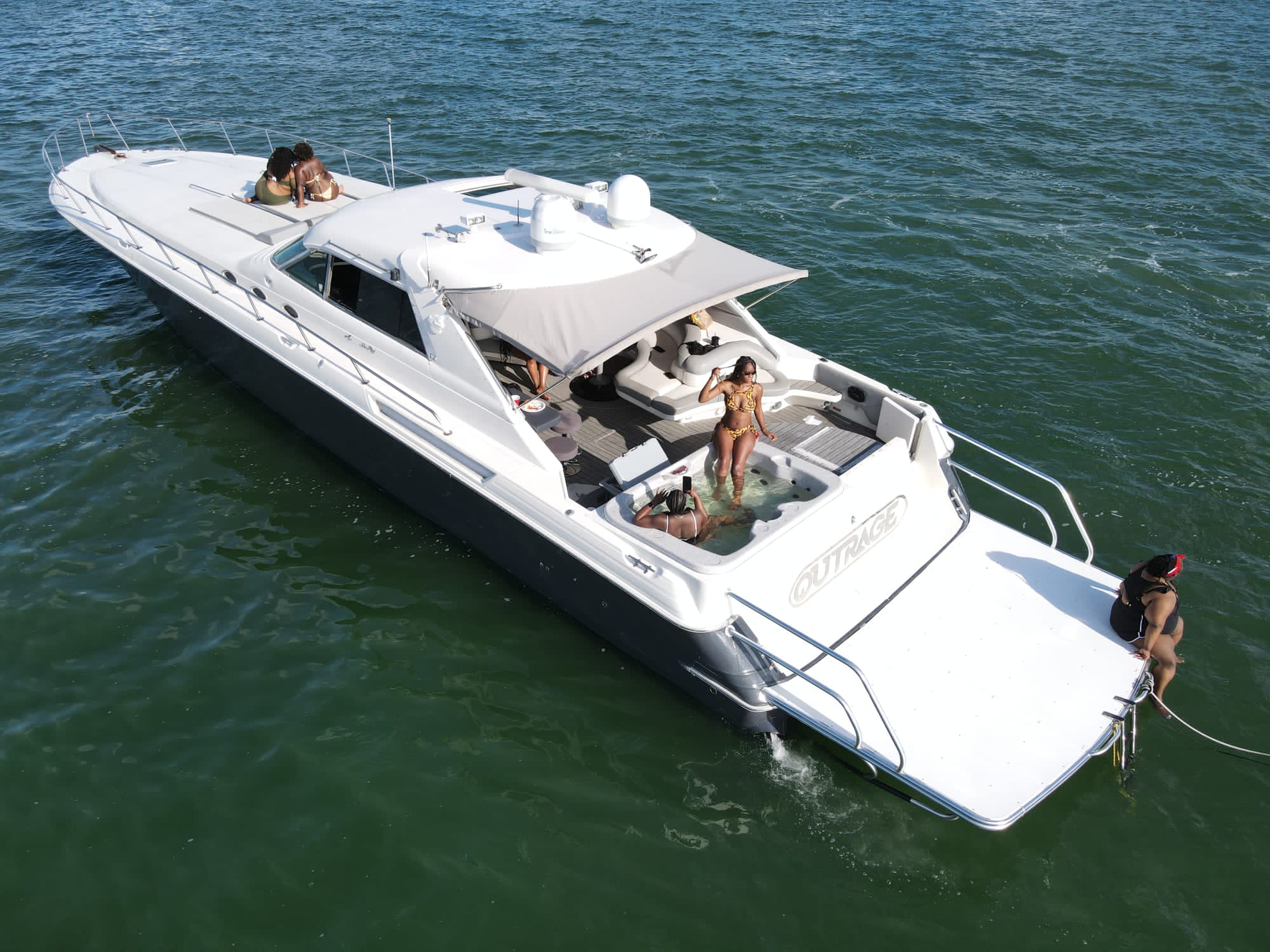 70' Sea Ray Outrage — photo 6